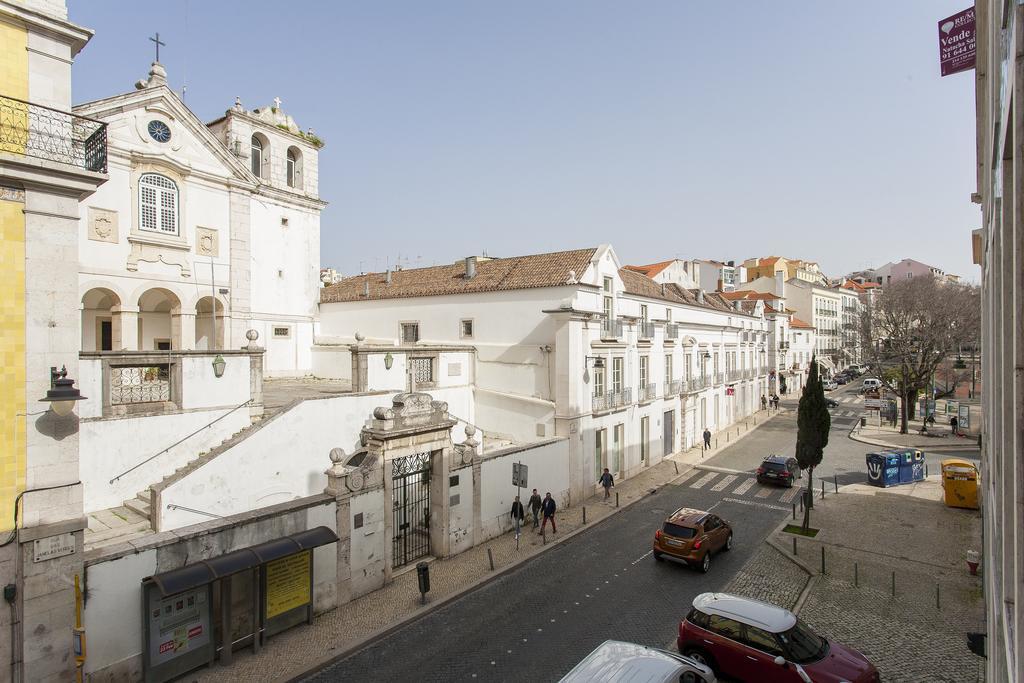 Charming 2-Bedroom Apartment In The City Centre Lisbon Exterior photo